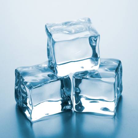 vatten, kub, is, förkylning Alexandr Steblovskiy - Dreamstime