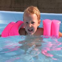 barn, simma, vatten, pool, simning, pojke, person Charlotte Leaper (Cleaper)