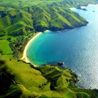 Pixwords Bilden med vatten, hav, strand, grönt, berg, fjärd Cloudia Newland - Dreamstime