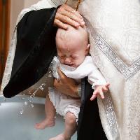 Pixwords Bilden med baby, präst, fader, skrik, gråt, vatten Irina Lyulko (Ajni)