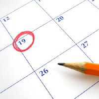 Pixwords Bilden med kalender, cirkel, röd, krita Sharpshot - Dreamstime