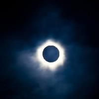 Pixwords Bilden med sol, måne, mörk, sky, ljus Stephan Pietzko - Dreamstime