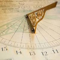 Pixwords Bilden med kompass, timme, guld, objekt, vinkel, sol, skugga Ivonne Wierink (Ivonnewierink)