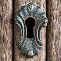 Pixwords Bilden med hål, nyckel, dörr, öppen Giuliano2022 - Dreamstime