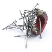 Pixwords Bilden med spikar, stål, skarp, objekt Tommason