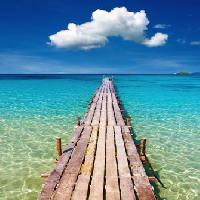 Pixwords Bilden med hav, vatten, promenad, trä, däck, hav, blå, sky, moln Dmitry Pichugin - Dreamstime