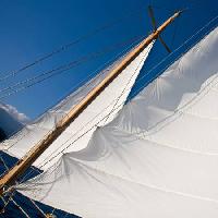 Pixwords Bilden med båt, hav, vind, vit Agg - Dreamstime