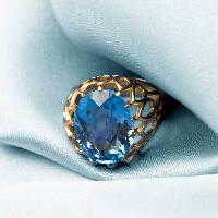 Pixwords Bilden med ring, sten, diamant, guld, juvel, smycken, blå Elen