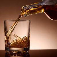 Pixwords Bilden med dricker, glas, häll, alcohool Pmakin