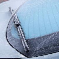 Pixwords Bilden med is, kyla, bil, vind, sköld, fönster, frost Mariankadlec